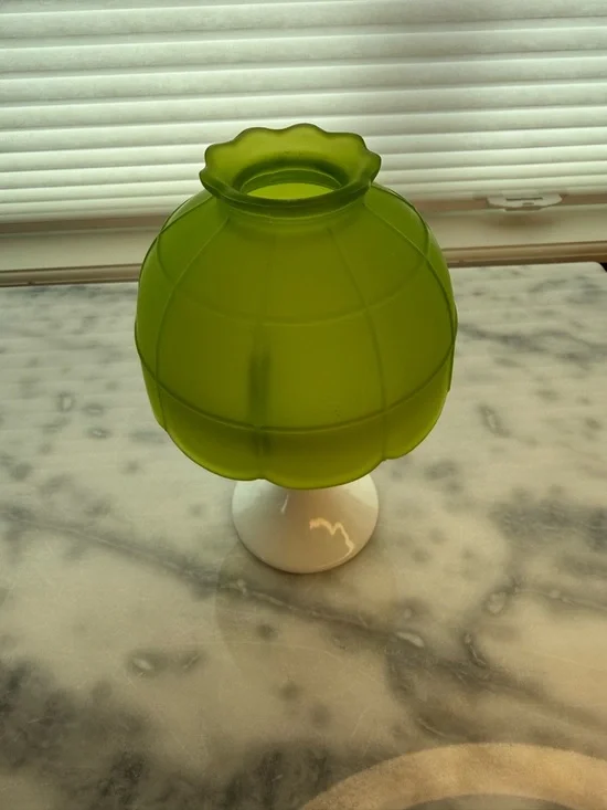 Westmoreland Green and White Frosted Glass Fairy Lamp Minty - Picture 2 of 7